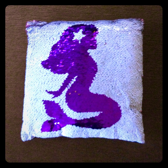 Other - 💥HP💥 🆕 MERMAID DECORATIVE PILLOW - Sequined